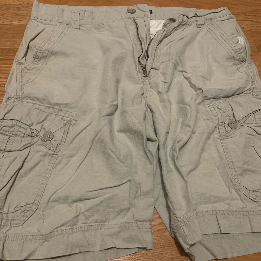 Calvin Klein Men’s shorts-size 36